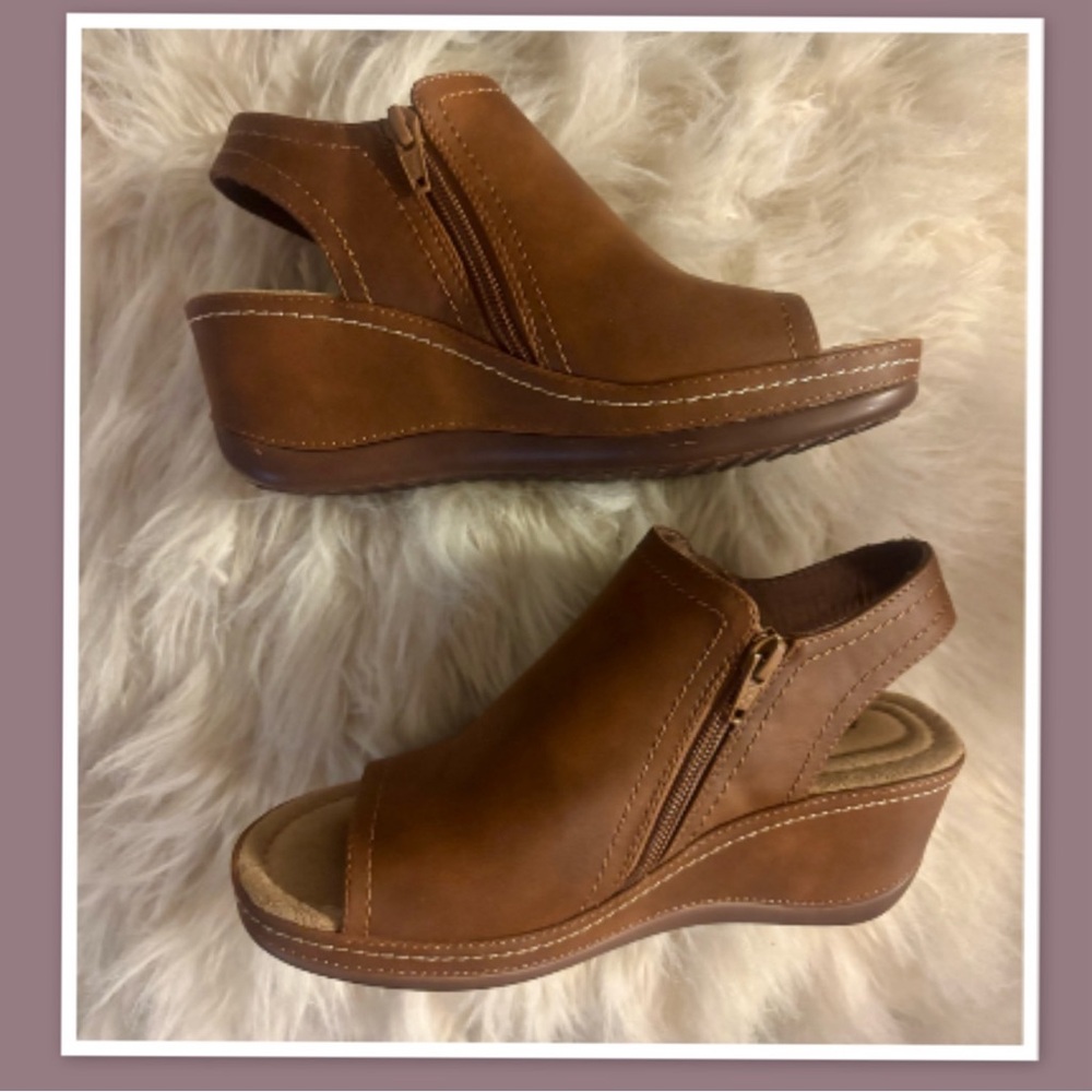 Women’s Cliffs By White Mountain (New)